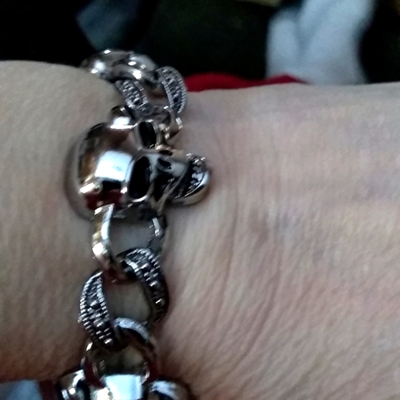 New Jewelry - Five Smiling Skulls Bracelet